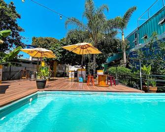 تيتريس كونتنر هوستل - فوز دى اجوازو - حوض السباحة