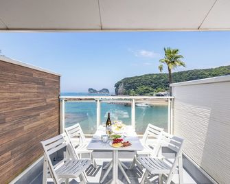 Daikyo Engtsuto Villa - Shirahama - Balcone