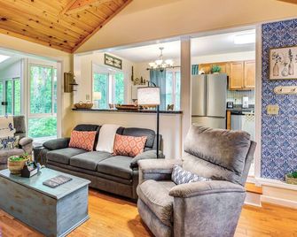 10 Mi to Sugar Mtn Bluebird Cottage in Newland - Newland - Sala de estar