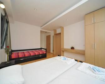 B&B Botel Charlie - Belgrade - Bedroom