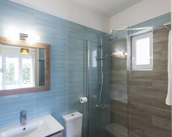 Venus Villa with Private Pool, 2min to the Beach - Foinikounta - Bad