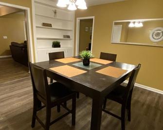 Special offer!!!!!!! - Dothan - Dining room