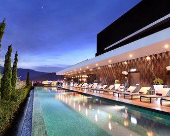 G Hotel Kelawai - George Town - Piscina