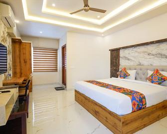 Fabexpress Prime Mayuri Residency - Attibele - Bedroom