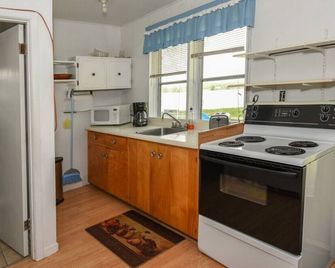 The Pines Housekeeping Cottage - Gananoque - Cottage 2 - Gananoque - Cuisine