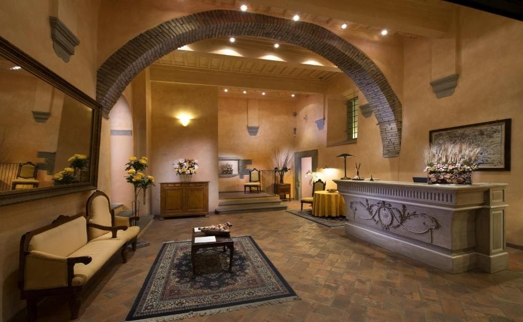 Hotel Italia - קורטונה - דלפק קבלה