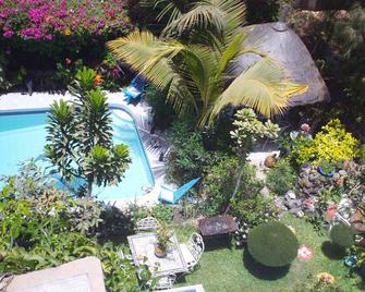 Villa keur Bibou Ile de Ngor private pool and Jaccuzi private air-conditioned boat - Ngor - Piscina