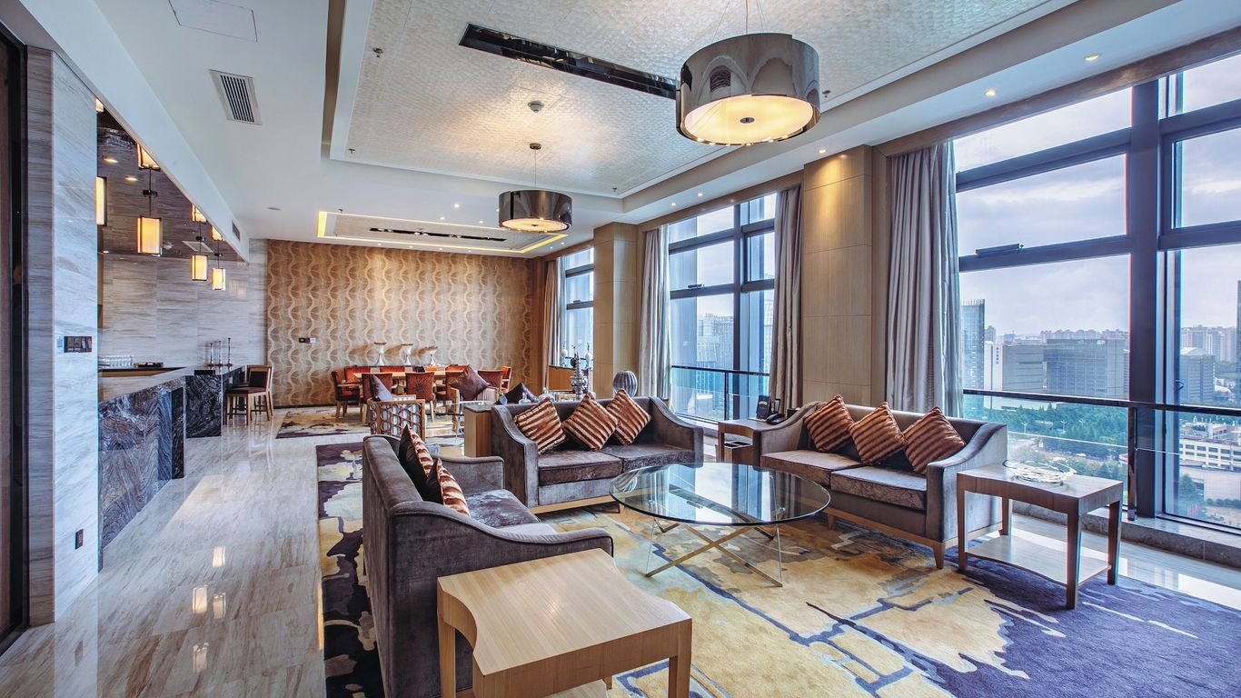 르네상스 귀양 호텔