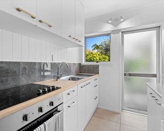 Stay Kerikeri Boutique Apartments and Studios - Kerikeri - Bedroom