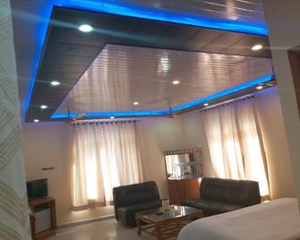 Bhandari Swiss Cottage - Rishikesh - Living room