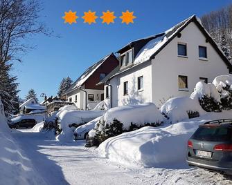 Cosy and very comfortable 4 - - dwelling at ground level with terrace - Oberwiesenthal - Gebäude