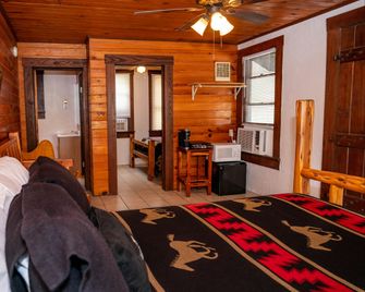 The Vaquero Motel - Bandera - Slaapkamer