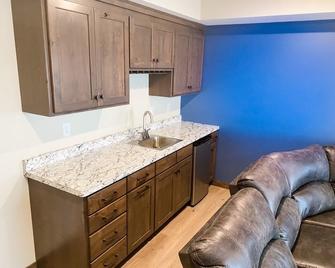Amazing Lake Home on Cross Lake - 60 Miles from the Twin Cities - Pine City - Kitchen
