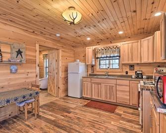 Quiet and Secluded Berea Cabin on 70-Acre Farm! - Berea - Kitchen