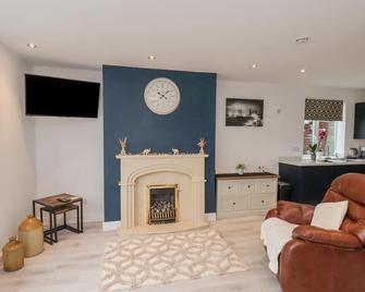 Wobble Pops - Whitby - Living room