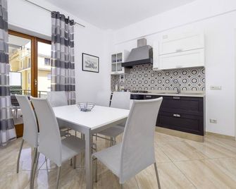 Parsano Suite - Sorrento - Comedor