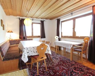 Chalet in St Johann near Ski Slopes - St. Johann in Tirol - Comedor