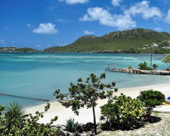 The Catamaran Hotel - English Harbour - Beach