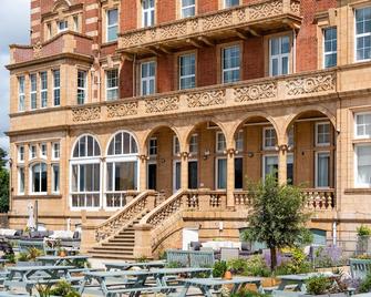 The Queens Hotel - Portsmouth - Building