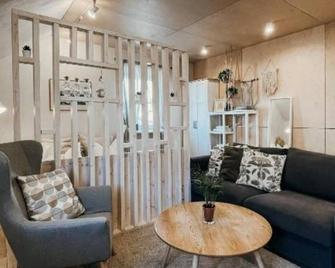 Old town apartment - Marijampolė - Wohnzimmer