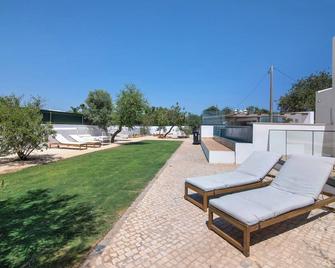 Monte Gerações - Heated pool - Typical Algarvian - close to Quinta Lago, Vale Lobo and Vilamoura - Almancil - Patio