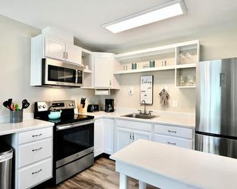 Blanco County Inn & Guesthouses - Blanco - Cocina