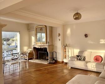 Location Saisonnière, Villa Proche de Marseille, Cassis la Ciotat - Saint-Zacharie - Salon