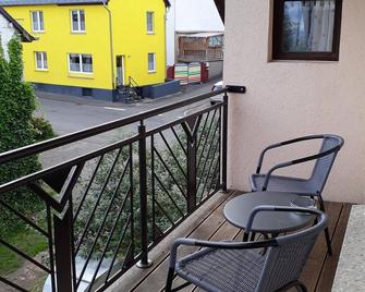 Vacation apartment Mosenbergblick - Holiday apartment shower/WC, 3 bedrooms for 1-7 p. - Meerfeld - Balkon