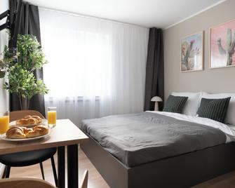 Central Bonn Apartments I private parking I home2share - Bonn - Bedroom
