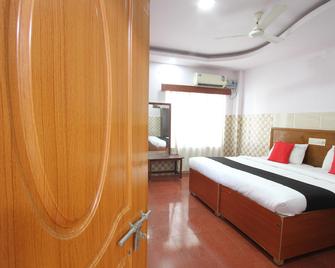 Hotel Wilson - Velankanni - Velankanni - Bedroom