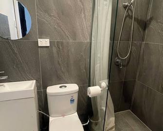 Guest Suite 2 Bedrooms & Private Bathroom, Kitchen - Forest Lake