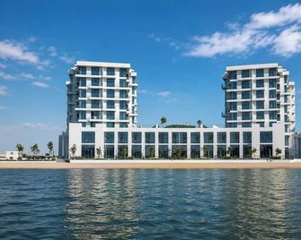 Beachfront Dubai Studio w/ Pool & Free Parking - Umm Al Qaiwain - Edificio