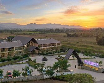 Vindhyachal Resort - Kevadia - Pool