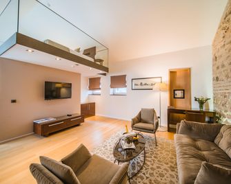 هوتل فستيبيول بالاس - سبليت - غرفة معيشة