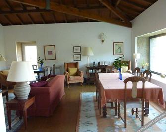 Mosteiro De S. Cristovao De Lafoes - Valadares - Comedor