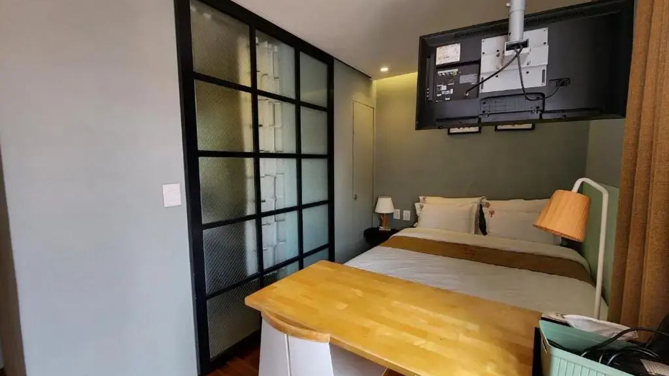 Swiss Village Pension Building 113