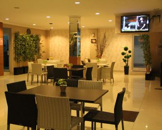Flamengo Hotel - Serang City - Restaurace