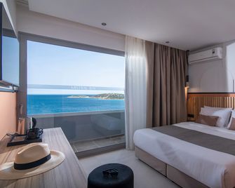 Mistral Bay Hotel - Aya Nikola