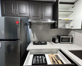 Charming private Studio - Caledon - Kitchen