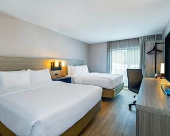 Comfort Inn - גטינו - חדר שינה