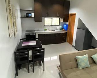 A cozy and modern place near to the town - Leyte - Kitchen
