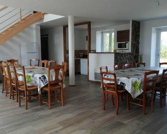 Gîte du Haut Montbrault - Fougères - Comedor