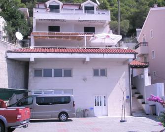 Apartmani Marija Hotel - Podstrana - Gebäude