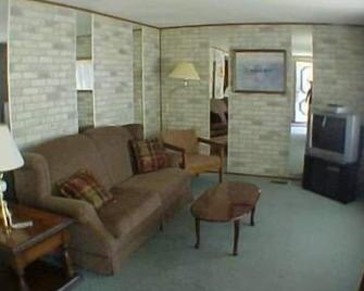 Trenton Park Motel - Trenton - Living room