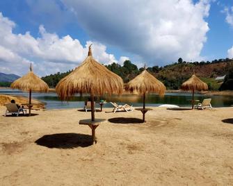 Hotel Pietrasanta - Guatapé - Playa
