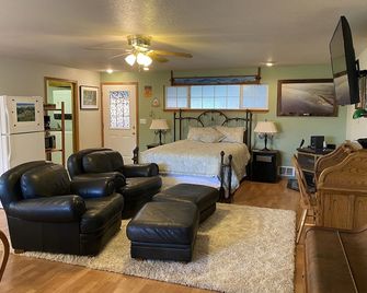 Hutchison Ranger Suite - Port Angeles - Bedroom