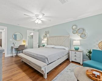 2 BR Home in St Andrews, Close to Everything - Panama City - Bedroom