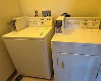 Dodgeville inn and suites - Dodgeville - Laundry facility