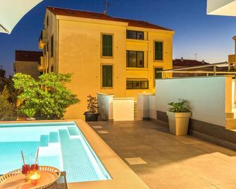 Apartments with Pool and Balcony - Kolan - Pool