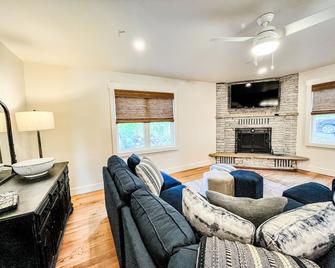 Stunning modern farmhouse with Lake Access - Swanton - Sala de estar